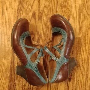 Ladies Mix Mooz Brown Shoe